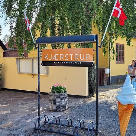 8 Person In Nexo-by Traum Vakantiehuis Snogebæk